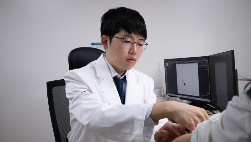 재활의학과 정철 과장2.jpg